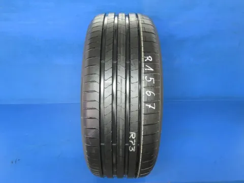 Background image for 1x Sommerreifen 255/45 R19 104YMO Pirelli P Zero PZ4 MO DOT 0919 100%