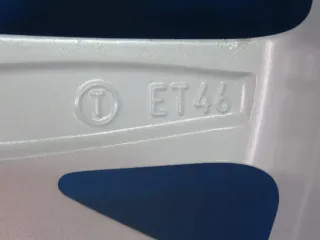 Original Seat Leon 17 Zoll Dynamic Winterräder Alufelgen 5FA601025B Silber Winterreifen 2x 5,3 mm / 2x 6,3 mm - Bild 8