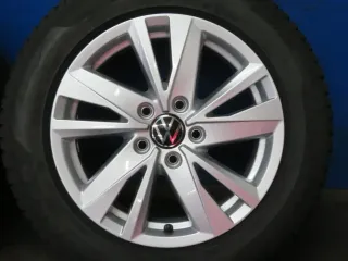 Original VW Touran II 16 Zoll Karlstad Winterräder Alufelgen 5TA601025Q Silber Winterreifen 2x 5,9 mm / 2x 7,4 mm - Bild 13