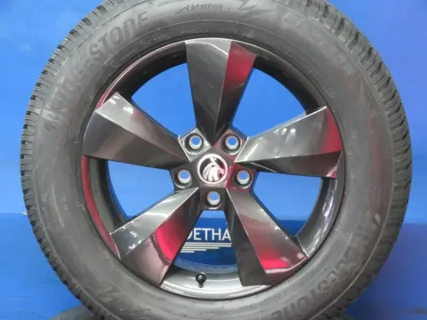 Background image for NEU Original Skoda Kodiaq 17 Zoll Winterräder Alufelgen Nanuq + RDKS 565601025AA Anthrazit Winterreifen neu Kompletträder