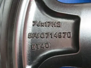Original Seat Tarraco 17 Zoll Nevada Winterräder Alufelgen 5FJ071497D Schwarz Winterreifen 2x 6,3 mm / 2x 7,2 mm - Bild 5