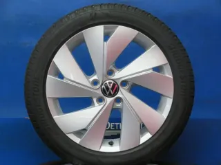 Original VW Golf 8 17 Zoll Belmond Winterräder Alufelgen 5H0601025B Silber Winterreifen 2x 5 mm 2x 5,6 mm - Bild 1