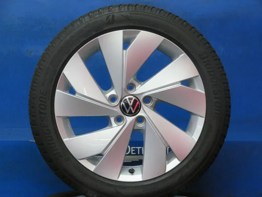 Original VW Golf 8 17 Zoll Belmond Winterräder Alufelgen 5H0601025B Silber Winterreifen 2x 5 mm 2x 5,6 mm - Bild 1