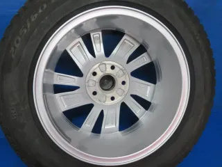 Original VW Touran II 16 Zoll Karlstad Winterräder Alufelgen 5TA601025Q Silber Winterreifen 4x 99% - Bild 4