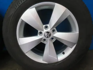 Original Skoda Kodiaq 17 Zoll 5-Arm-Rotor Winterräder Alufelgen 565601025J Silber Winterreifen 2x 7,1 mm / 2x 6,8 mm - Bild 11