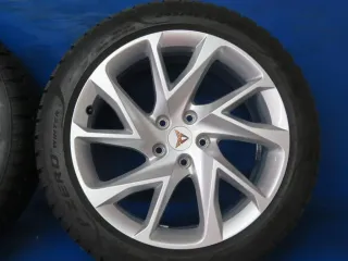 Original Cupra Formentor 18 Zoll V-Speichen-Rad Winterräder Alufelgen 5FF601025C Silber Winterreifen 4x 7,1 mm - Bild 9