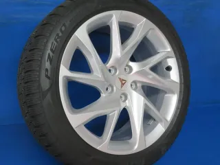 Original Cupra Formentor 18 Zoll V-Speichen-Rad Winterräder Alufelgen 5FF601025C Silber Winterreifen 4x 7,1 mm - Bild 3