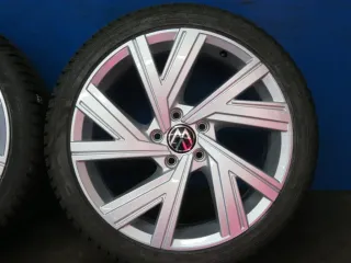 Original VW Golf 8 18 Zoll Bergamo Winterräder Alufelgen 5H0601025M Silber Winterreifen 2x 7,8 mm / 2x 8,8 mm - Bild 14