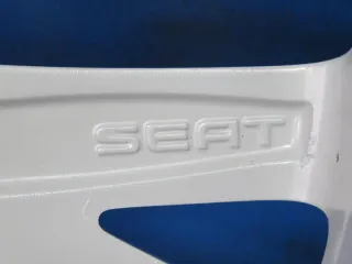 Original Seat Leon 17 Zoll Dynamic Winterräder Alufelgen 5FA601025B Silber Winterreifen 2x 5,3 mm / 2x 6,3 mm - Bild 6