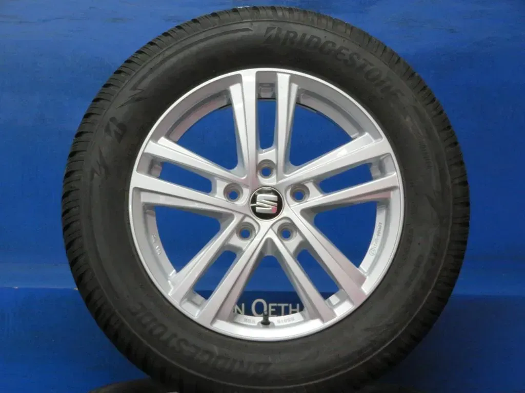 Original Seat Ateca 16 Zoll Abrera II Winterräder Alufelgen SE026016 Silber Winterreifen 2x 7,2 mm / 2x 7,6 mm - Bild 1