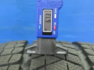 Original Cupra Leon 19 Zoll Exclusive II Winterräder Alufelgen 5FA601025R Schwarz Winterreifen Pirelli 2x 6,1 mm / 2x 6,7 mm - Bild 7